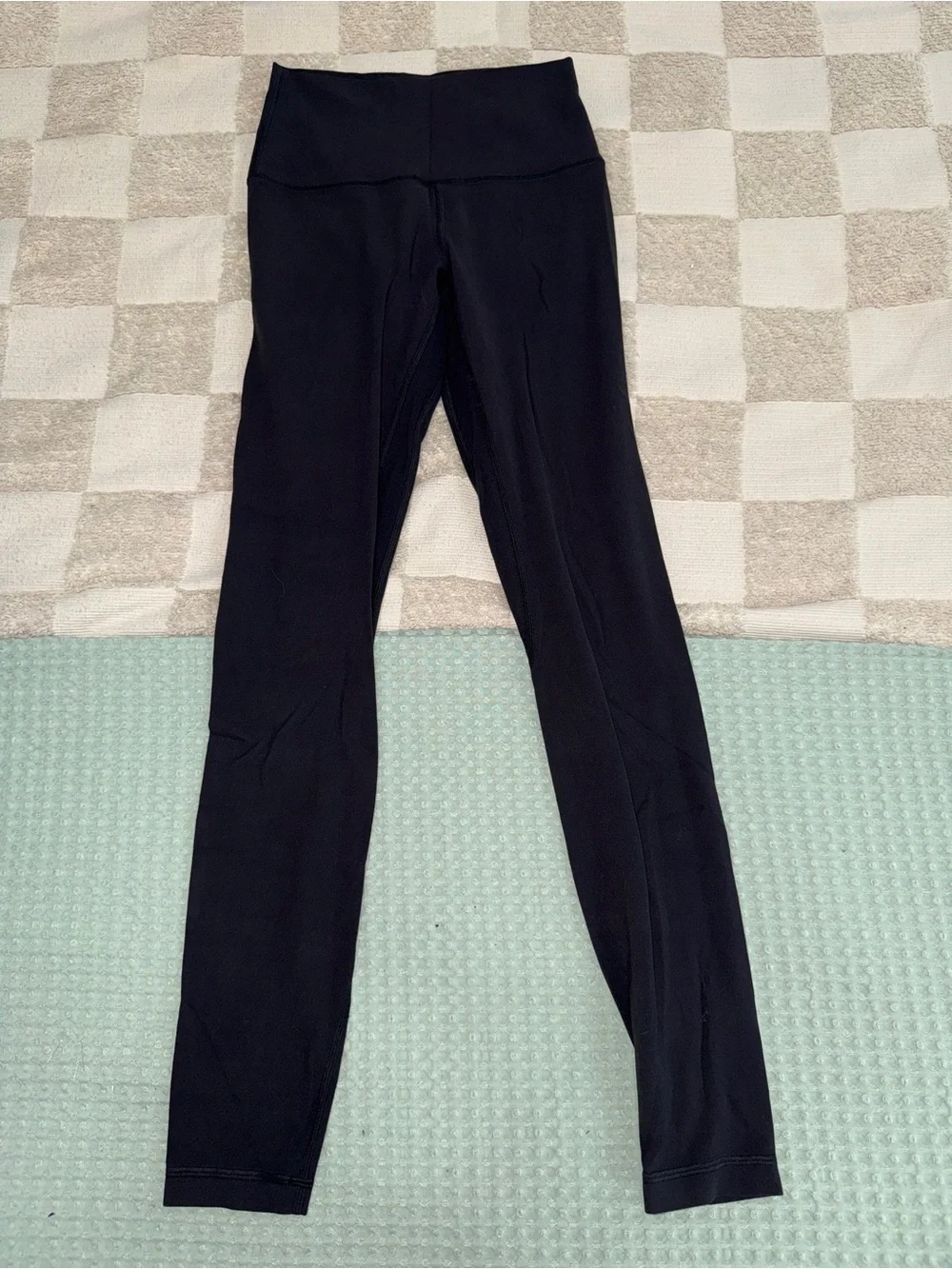 Lululemon Align‎ leggings with a rare Hawaiian Islands logo detail size 4